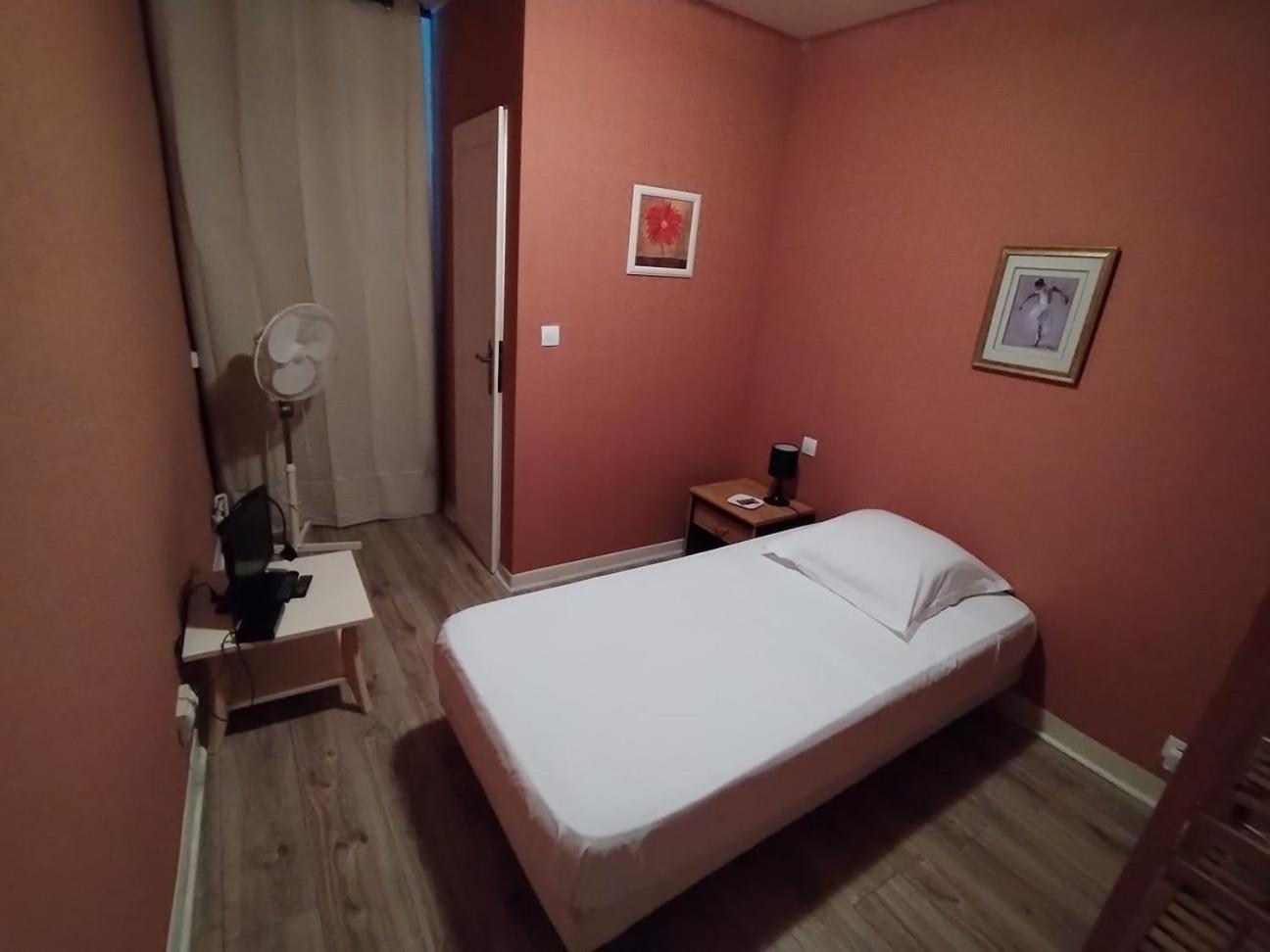 Aux Trois Rois Hotel Pont-Sur-Yonne Buitenkant foto