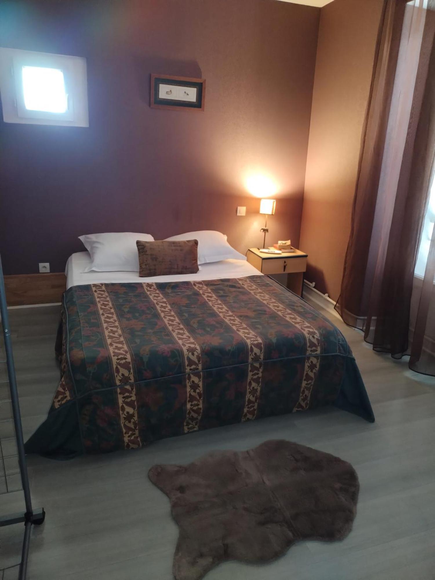 Aux Trois Rois Hotel Pont-Sur-Yonne Buitenkant foto